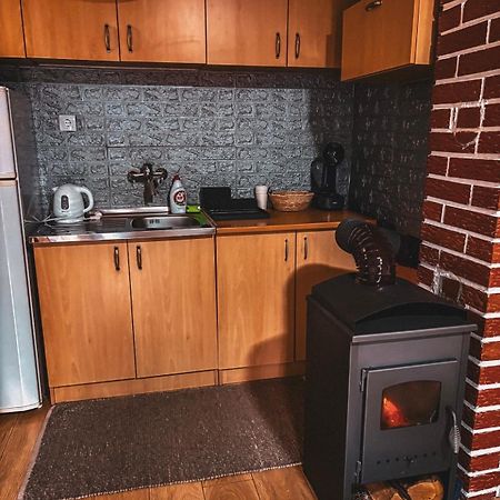 Slatki Dom Fireplace コニツ エクステリア 写真